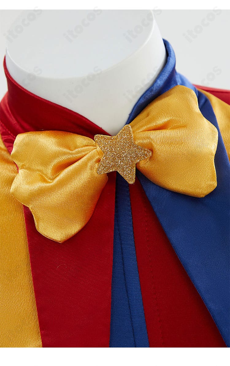 ポムニ衣装のリボン装飾アップ。結び目と縁取りの丁寧な仕上げでアクセントを強調。