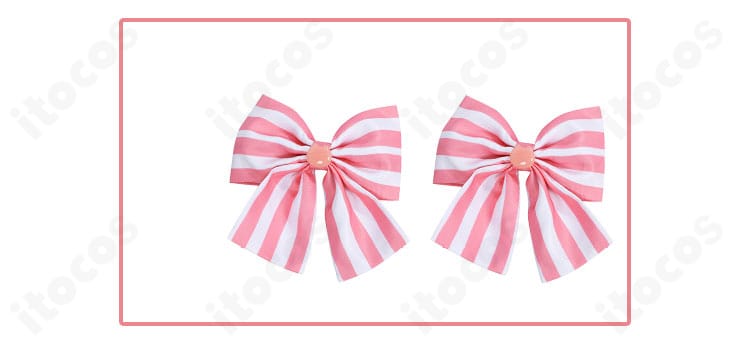 甘露寺蜜璃を象徴する蝶結びの髪飾りディテール。コーデ全体を引き立てる可憐なアクセント。