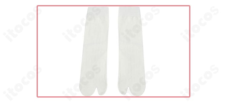 甘露寺蜜璃 街着姿コスプレ衣装の靴下。色味と編み立ての雰囲気、着用感を伝えるクローズアップ。