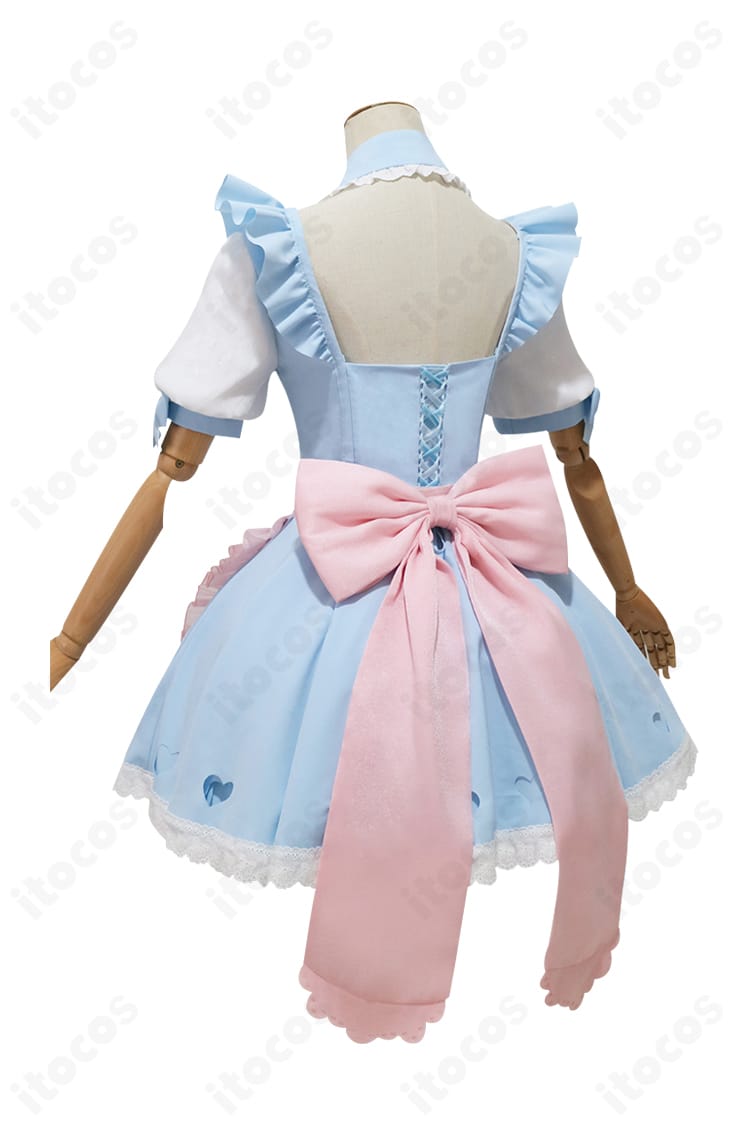 背面全体のレム・メイド衣装。大きな蝶結びとエプロンの落ち感を強調。