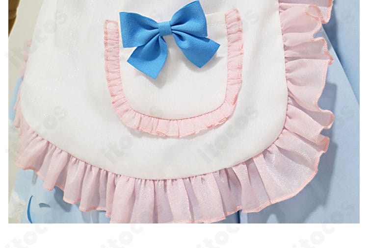 エプロンの縁取りとフリルを拡大。レムコスの象徴的な要素を丁寧に再現。