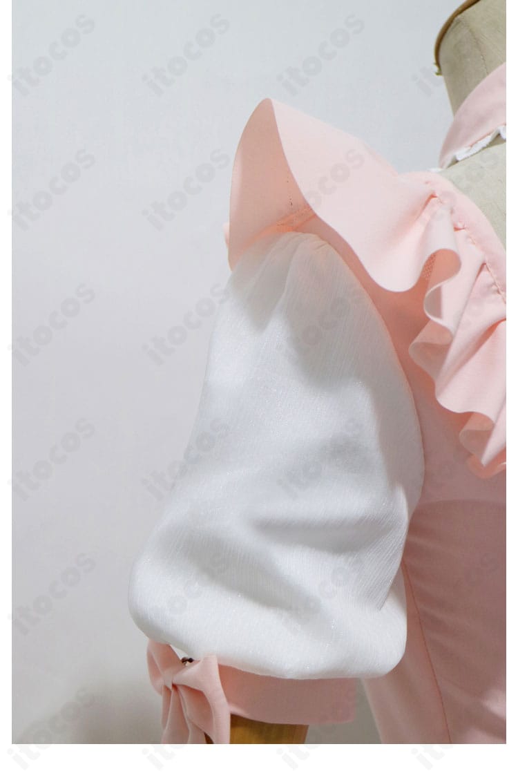 ラム 夢かわメイド衣装の肩と袖の装飾。パフ袖の丸みと肩口フリルの重なりをクローズアップ