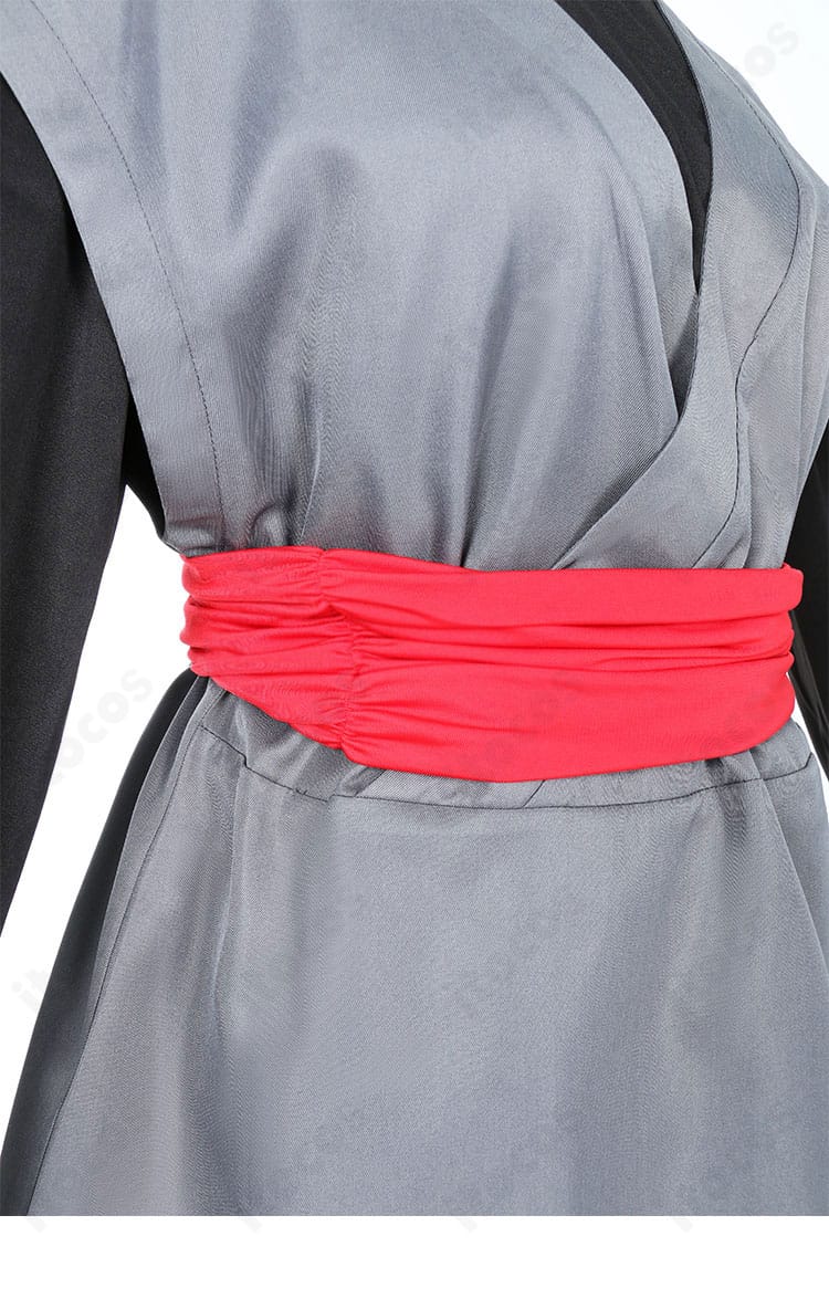 側面装飾のクローズアップ。縁取りとステッチの仕上がりで再現度の高さを示す画像。