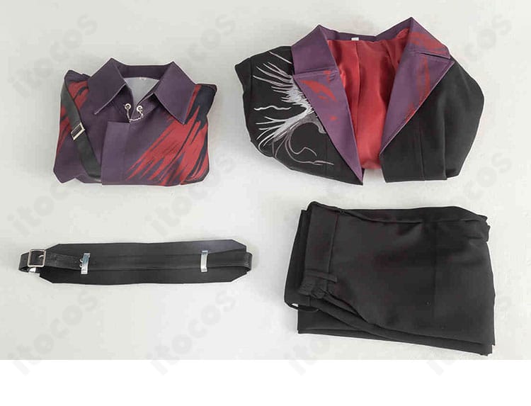 恋と深空 シンのコスプレ衣装 セット一式。コート・シャツ・ズボン・ベルトが並んだ内容物写真