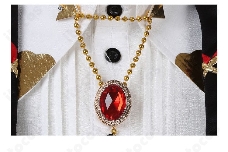 七種茨 コスプレ衣装のネックレス装飾アップ。質感とトップの意匠が分かる写真