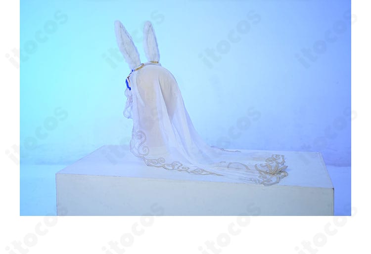 うさ耳ヘッドアクセ：形状保持と内側の仕上げが分かるアクセサリー詳細