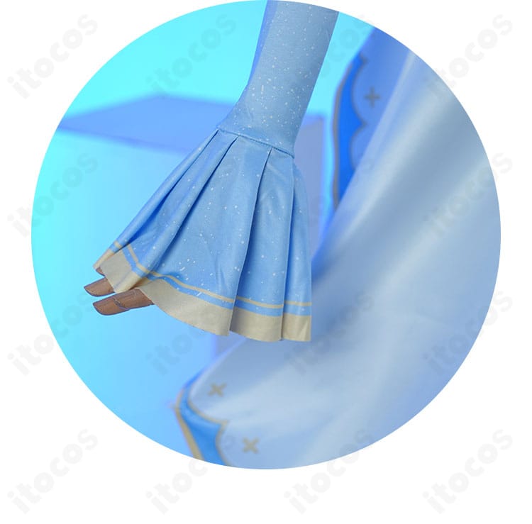 袖ディテール：袖口の装飾と刺繍、素材の風合いが見えるアップ画像