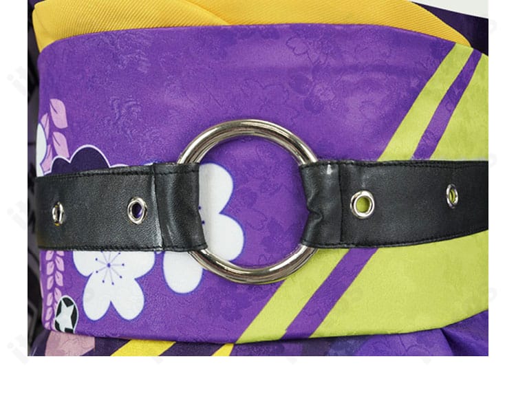 ラプラス・ダークネス お正月衣装の腰部装飾ディテール。帯風パーツと金具の配置、質感を捉えたクローズアップ。