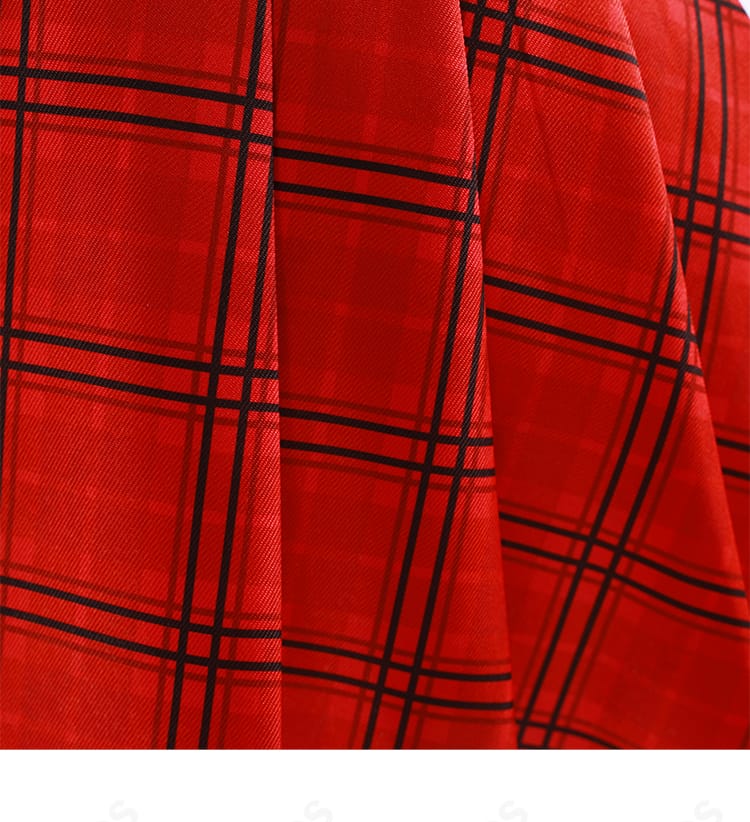 日奈森あむ コスプレ スカート裾の装飾ディテール。端処理とフレアの出方を強調