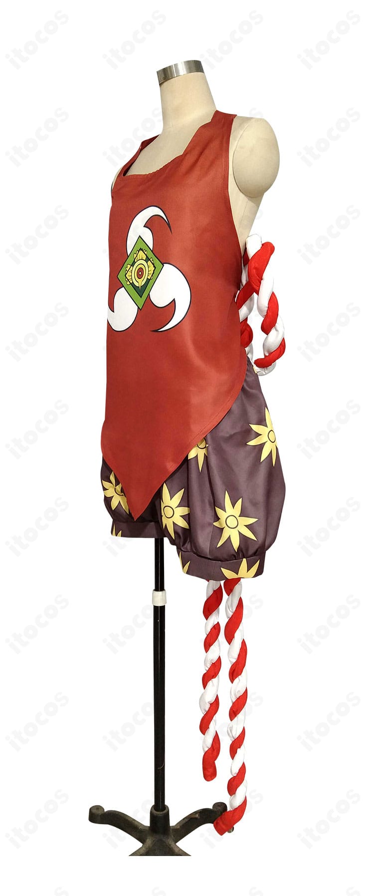 戦桃丸 コスプレ衣装 側面。腹掛の厚みと紐飾りの位置関係、シルエットの立体感が伝わる画像