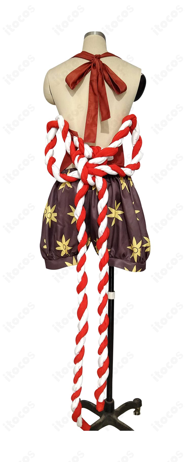 戦桃丸 コスプレ衣装 背面。背中側の留め仕様や落ち感、裾ラインの仕上がりを確認できる画像