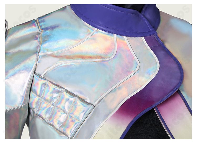 バイパー衣装の襟元と胸当ての装飾ディテール