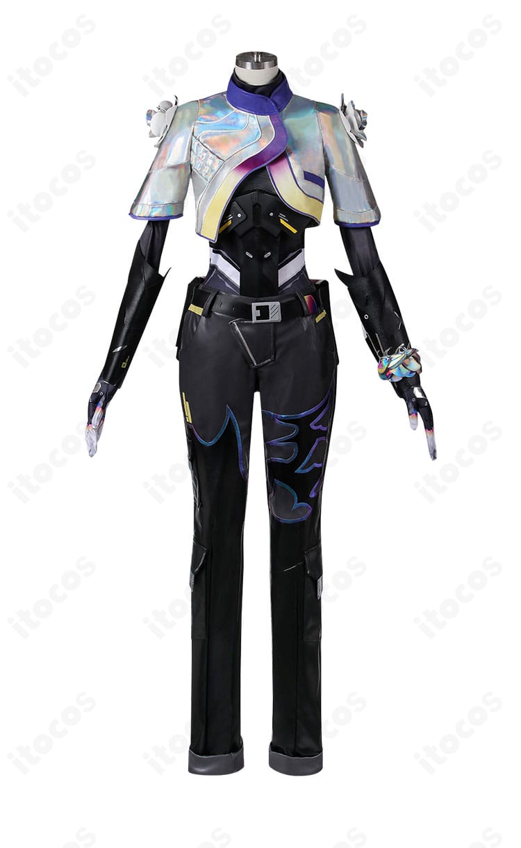 VALORANT バイパー衣装の縫製と装飾ディテールの接写