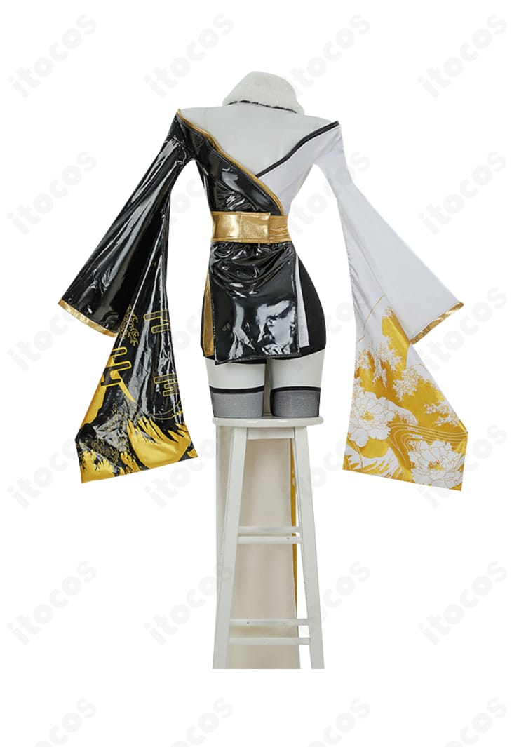 ブラックラビット衣装の背面全体。背中のラインとリボン位置、裾の落ち感を示した画像。