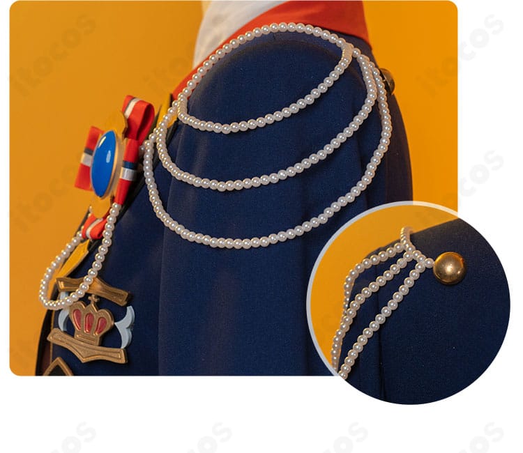 伏見弓弦 コスプレ衣装の肩装飾ディテール。エポーレット風の意匠と縫製の丁寧さ