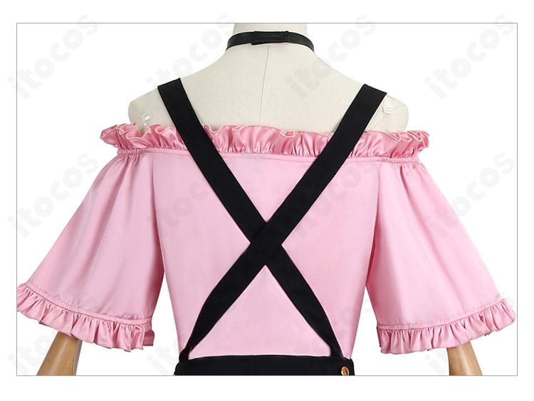 背面装飾のクローズアップ。背中側の刺繍や留め具位置を確認できる