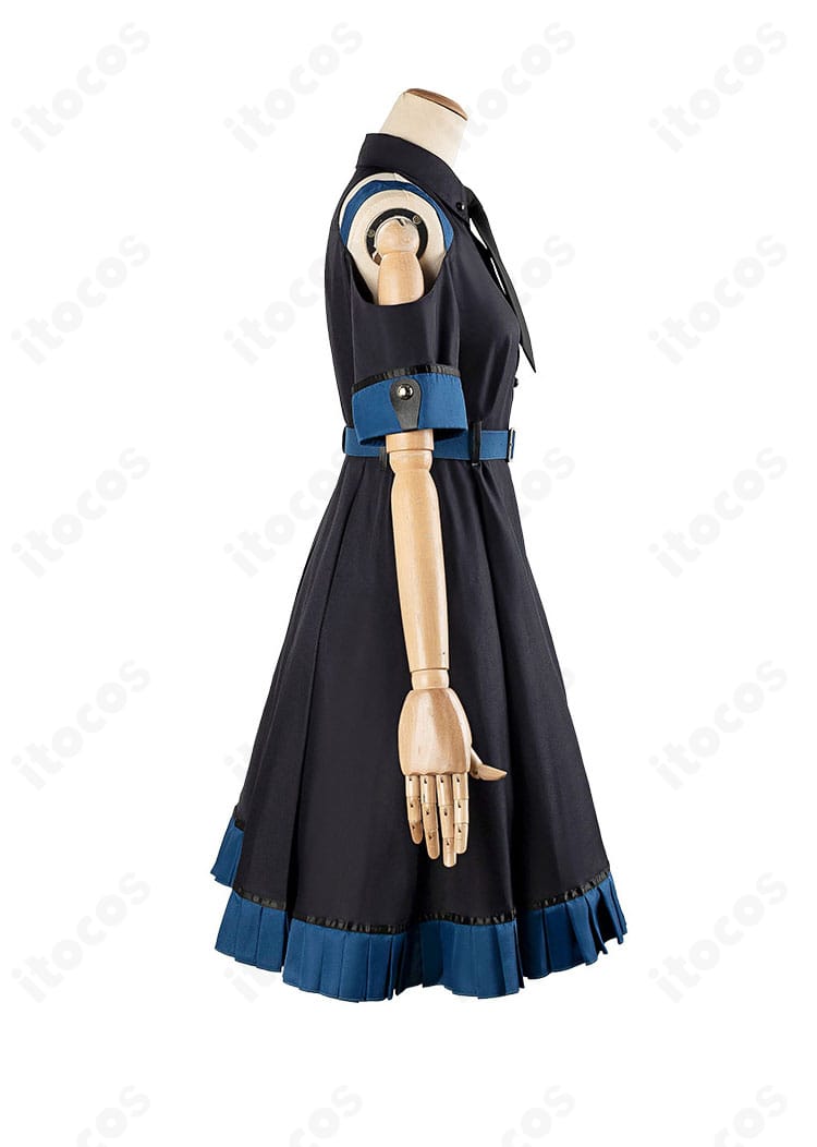 学園アイドルマスター 白線コスプレ衣装の右側ディテール。髪飾りとベルト装飾、ステージ向けの質感を強調したクローズアップ。