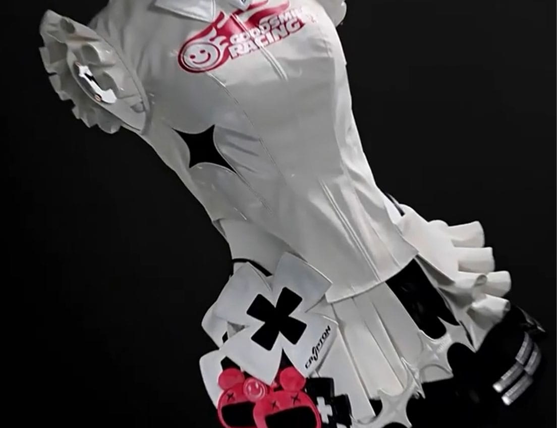 初音ミク コスプレ衣装ガイド｜レーシングミク2026カフェVer.のサイズ・セット内容・撮影シーン